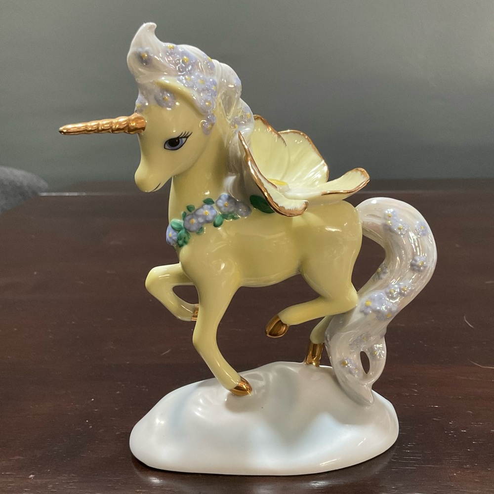 1992‎ FRANKLIN MINT WHERE LOVE BLOOMS FOREVER FLOWER WING UNICORN